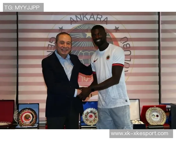 米兰老板自豪宣布获得意大利国籍源于家族深厚的意大利血统